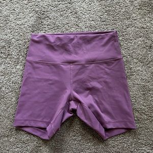 Lululemon Wunder Train 6” Shorts